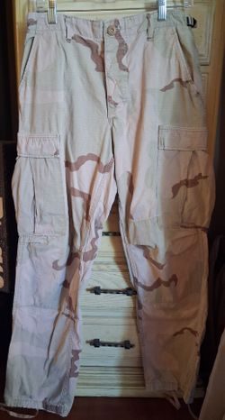 Camouflage pants waist 27-31  inseam 29-32