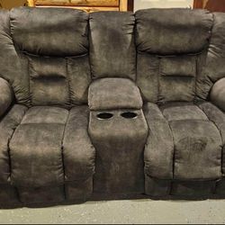 2 Pc Gray power, electric recliner couches/ Cup Holders