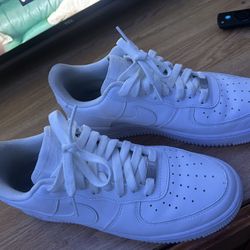 Men’s Nike Air Force 1’s 8.5