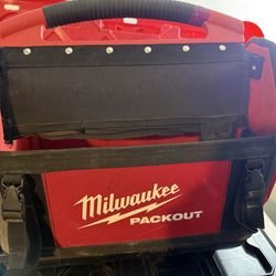 Milwaukee pack out
