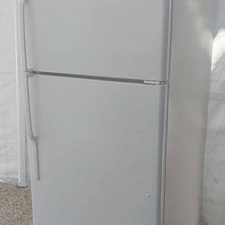 GE REFRIGERATOR