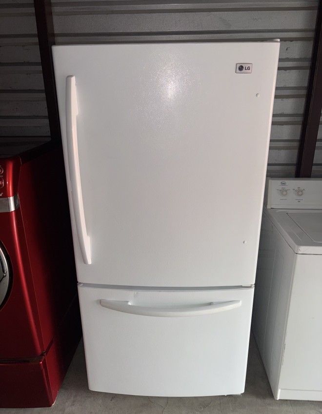 White LG Refrigerator And Freezer