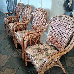 4 Rattam Wicker Chairs Indoors Or Outdoor, Patio Chairs ,, Unique  Chairs , Collectors Chairs $150 Takes Them 