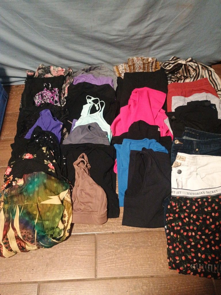 Women's Clothing Lot