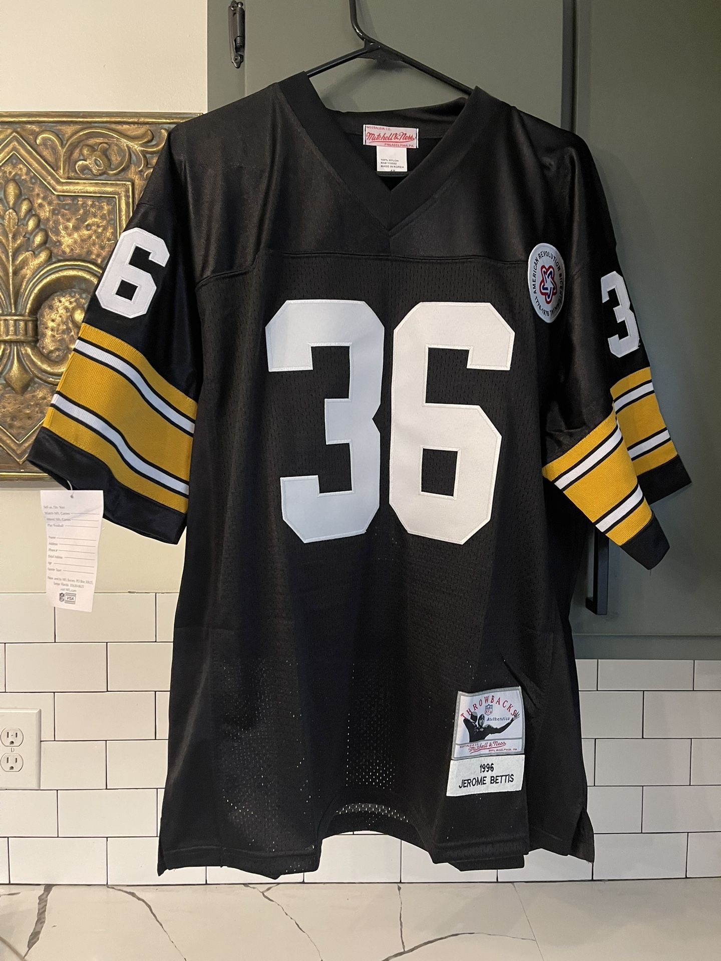 Men’s Vintage Jerome Bettis Steelers Jersey Size XL.