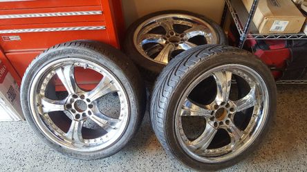 18' chrome wheels with new Michelin pilot tires