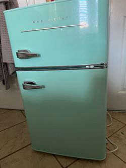 Magic Chef Retro-Style Mini Fridge