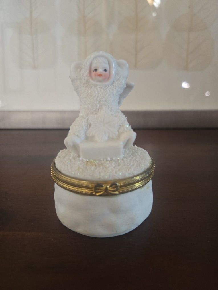 Porcelain Angel Trinket Box – 4” Hinged Keepsake
