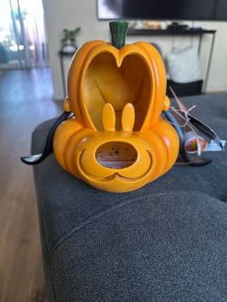 Pluto pumpkin head