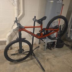 2023 Specialized Enduro Comp Carbon 29" Bike