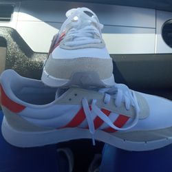 Track Adidas Wit Ripple Sole