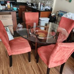 Round Glass/Wood Dining Room Table w/4 Chairs