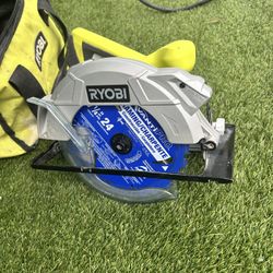 Ryobi 7-1/4" Circular Saw w/ Carrying Bag - Like New