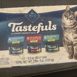 New in box Blue  Buffalo 12- 3.0oz variety pack 