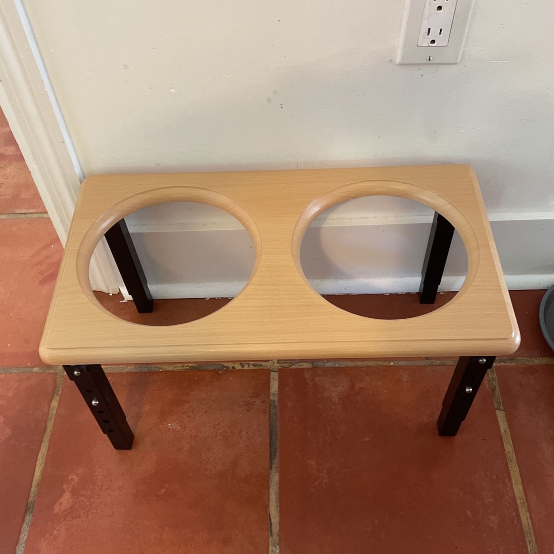 Adjustable Raised Pet Stand for Cats and Dogs