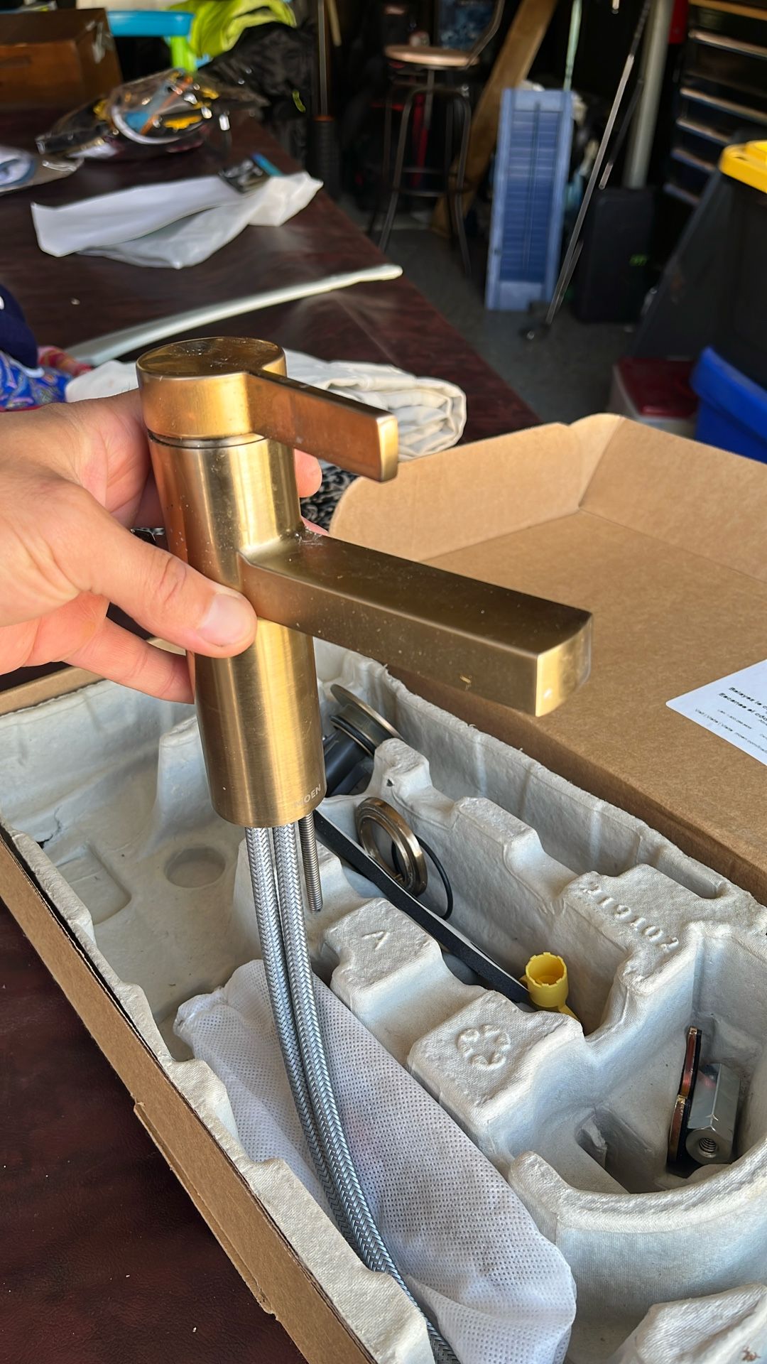 Gold/bronze Single Handle Bathroom Faucet