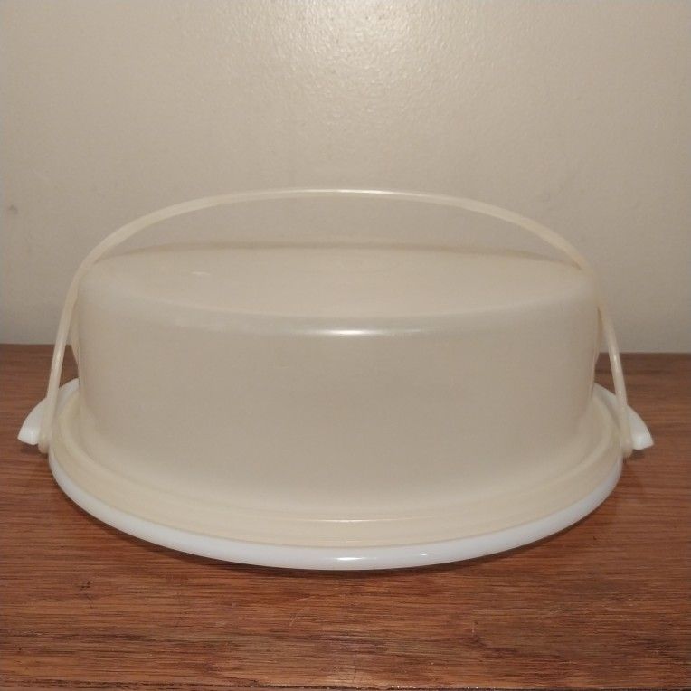 Brand New Tupperware Classic Round Cake Taker With Cariolier Handle 10” for  Sale in Hillsboro, OR - OfferUp