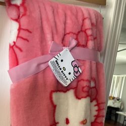 Hello Kitty Faux Fur Bow Blanket