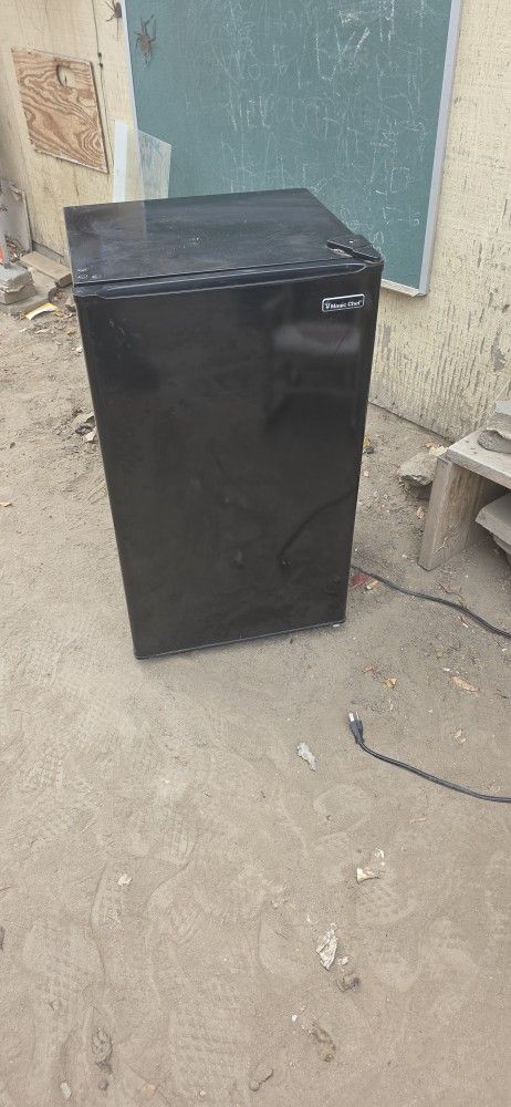 Magic Chef Mini Fridge