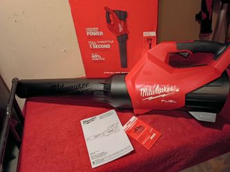 M18 MILWAUKEE FUEL blower tool only $145