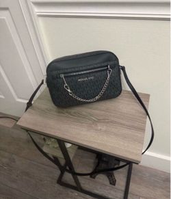 Pretty  item