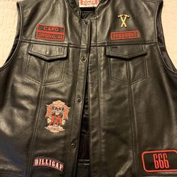3x  All Leather MOTORCYCLE JACKET Came Out Of A Mini Storage Auction