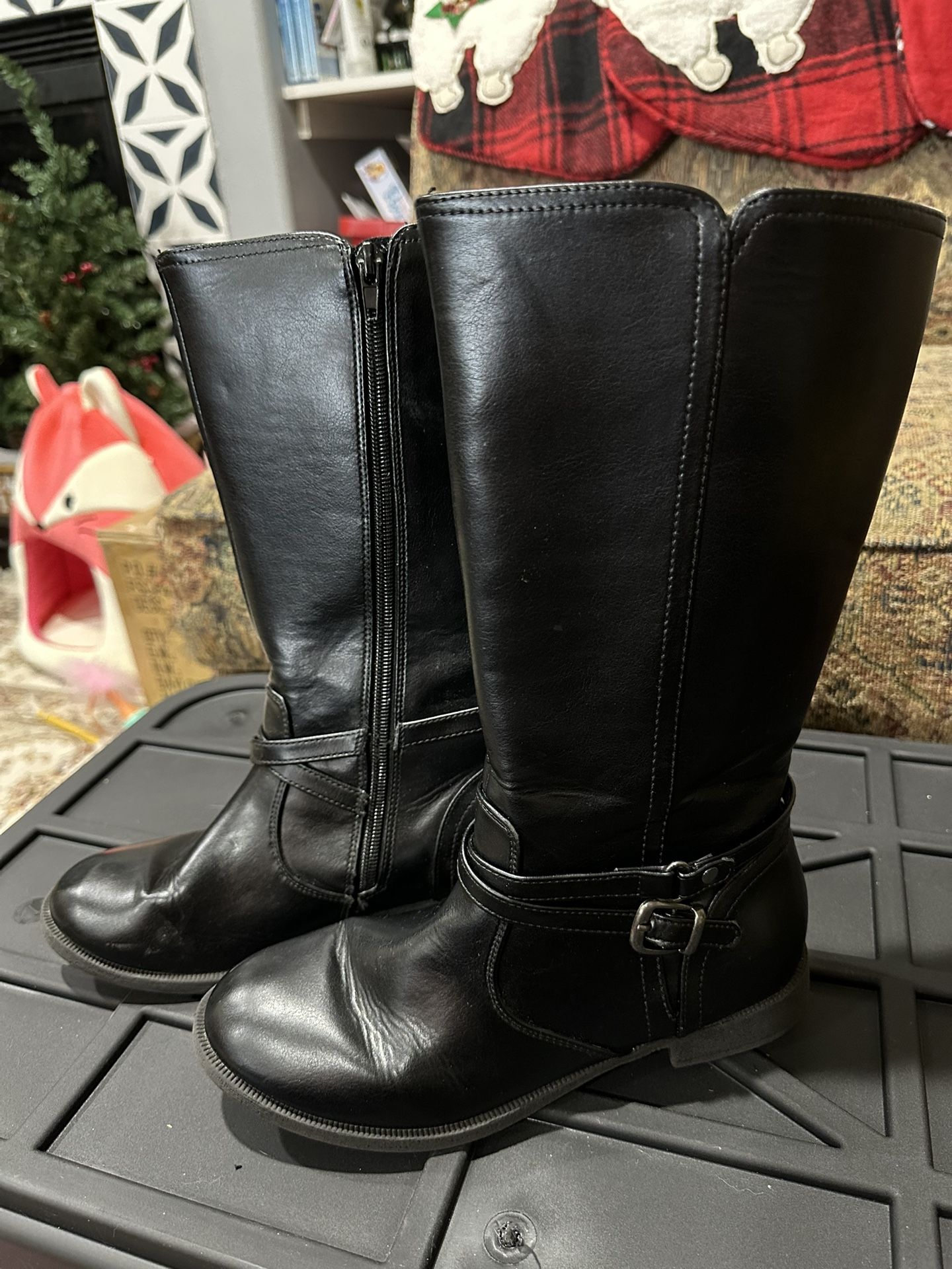 Girls Black Boots, Size 4M