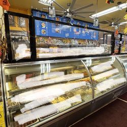 Full Service Deli Case w/ Curved Glass-fridge