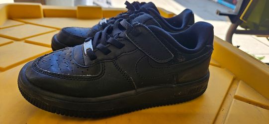 Used Kids Nike Shoes. ALL BLACK Size 13.5C