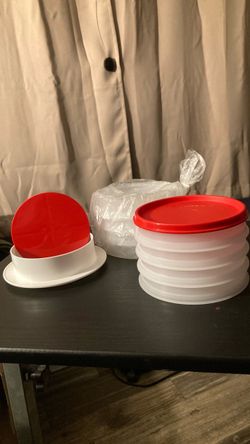 Tupperware hamburger press and keeper