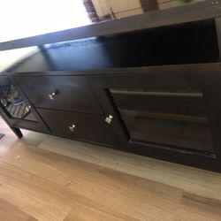 Moving Sale! FREE DELIVERY Furniture Set Queen Bed Set, TV Entertainment Center, Dressers, Coffee Table