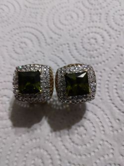 Silver earring with gold plated earring use
