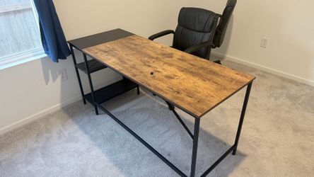 SALE ! Like New Desk !!