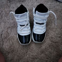 Jordans 11 Size 5Y