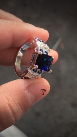 Blue silver sapphire ring