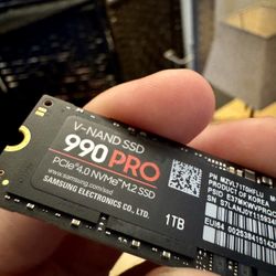 !! SAMSUNG 990 PRO 1tb GEN4 LIKE NEW 