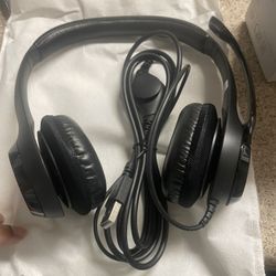 Logitech noise Canceling headphones 