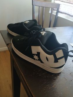Men's 8.5 DC shoes