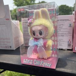 Pop Mart-Checkmate Queen Labubu 