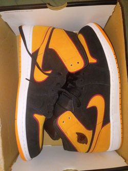 Size 13 Jordan 1 black vivid orange suede