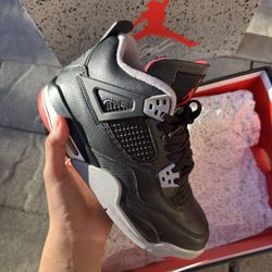AIR JORDAN 4 RETRO