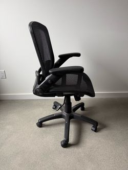 Adjustable ergonomic office chair