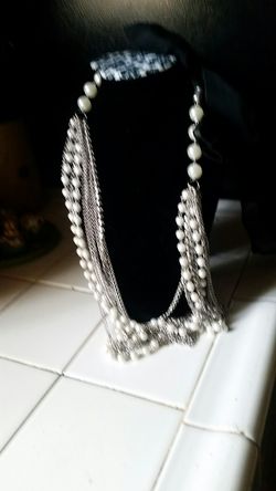 Milti strand pearl necklace