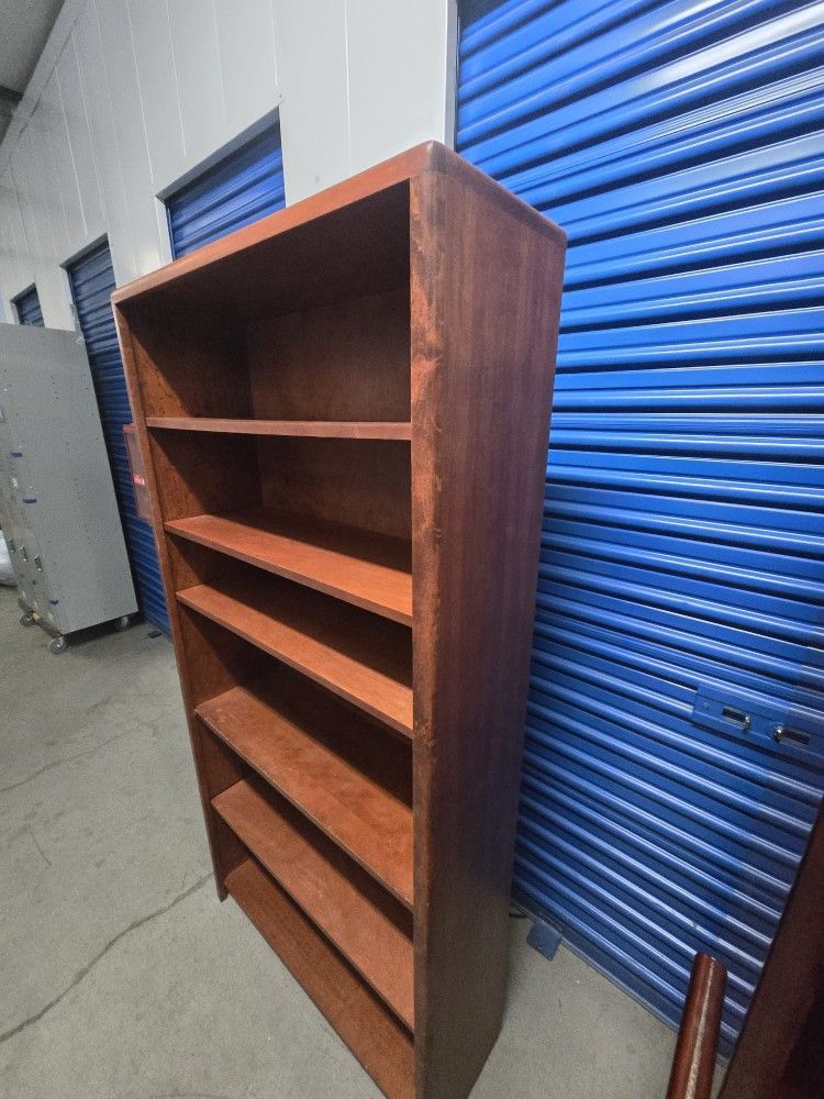 Solid Bookshelve In Good Conditions With Adjustable Shelves