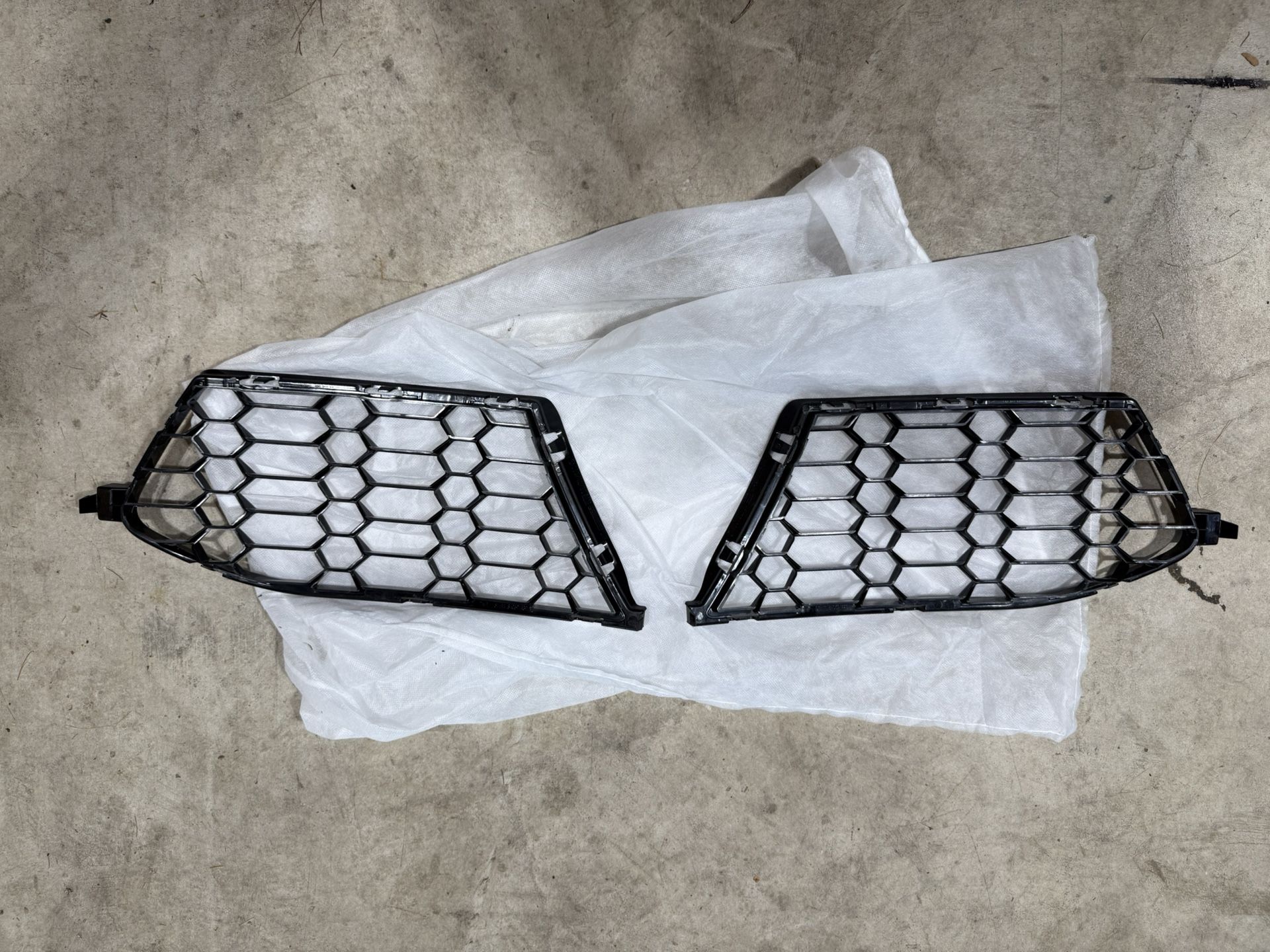 2023 BMW M3 OEM Air Inlet Grilles