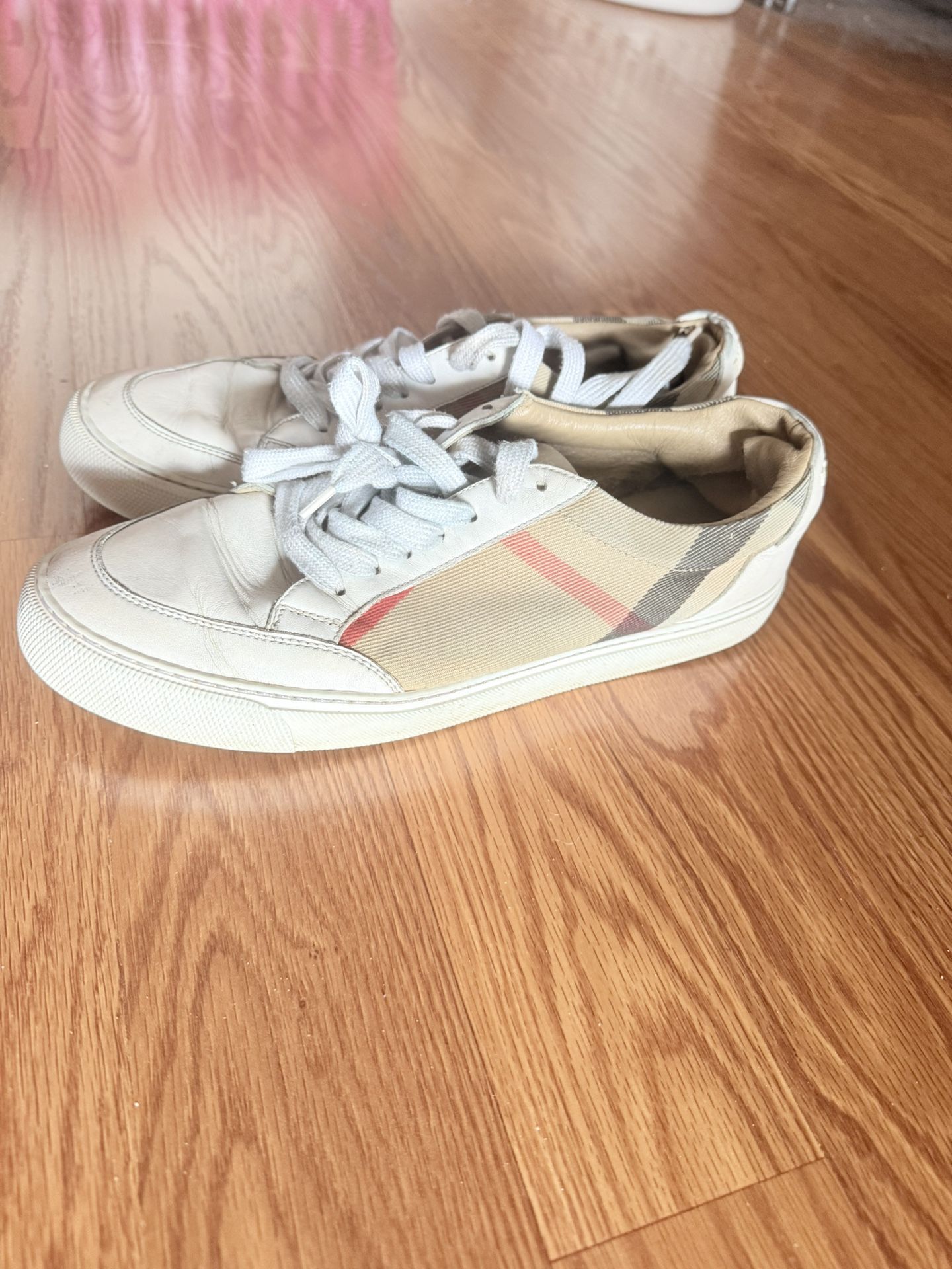 Burberry Beater Sneakers Size 9 Women’s