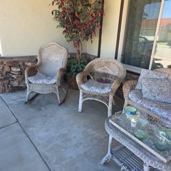 Please come get me. Free