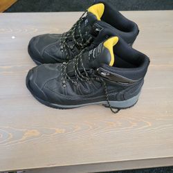 Size 10 Steel Toe Insulated Work Boots. 
