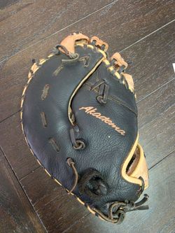 Akadema 1B Glove 12.5" RHT (Camel/Black)