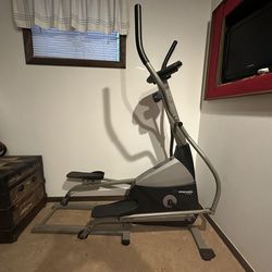Elliptical Trainer, Merit 710E